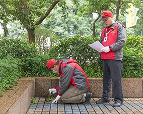 持證和資質(zhì)保障